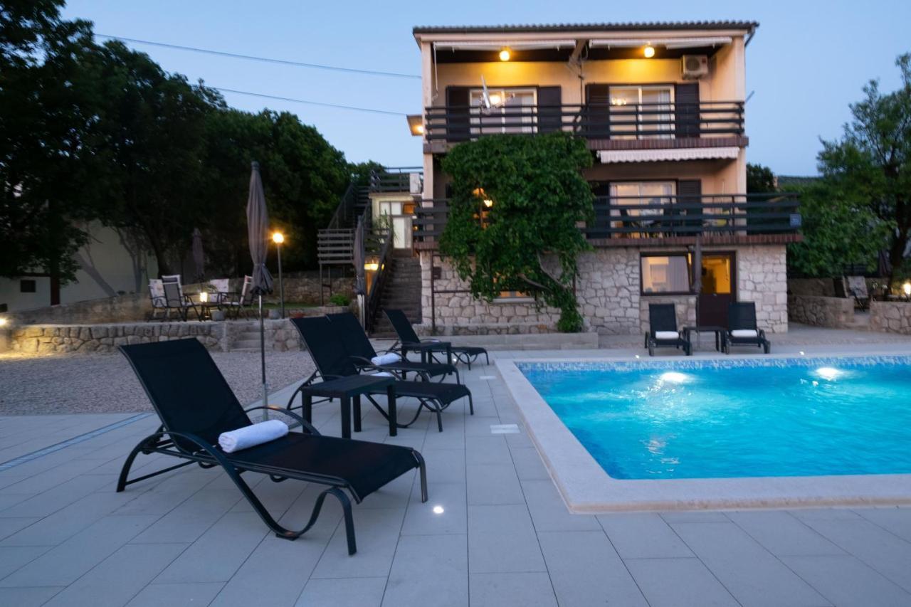 Apartments Mila 克罗诺维察 外观 照片