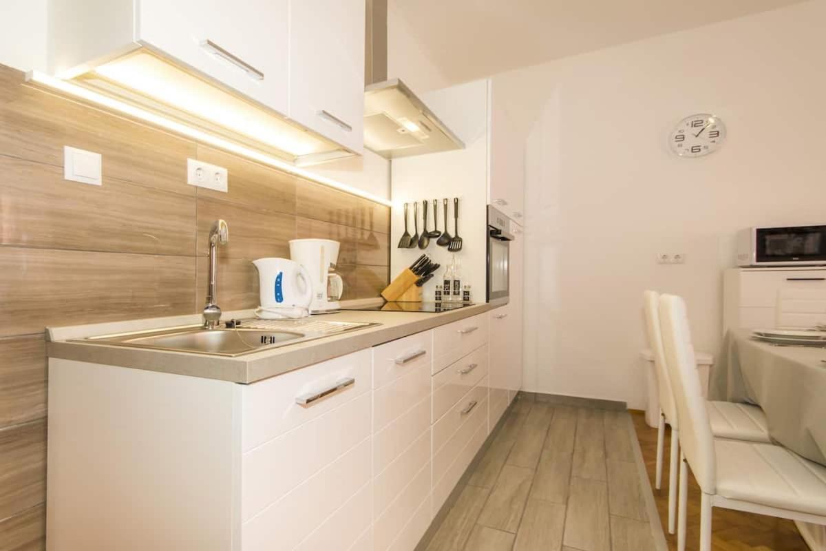 Apartments Mila 克罗诺维察 外观 照片