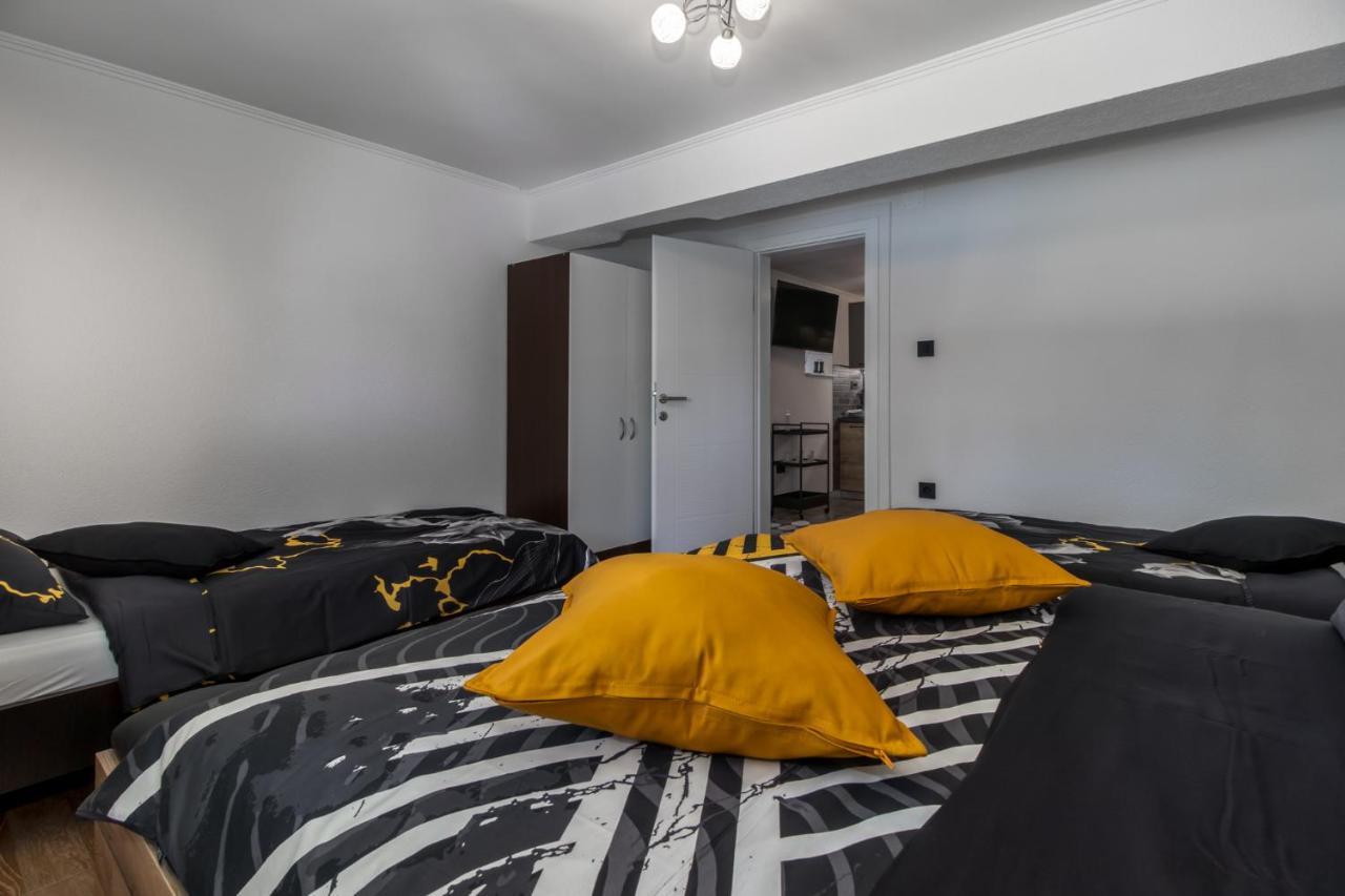 Apartments Mila 克罗诺维察 外观 照片