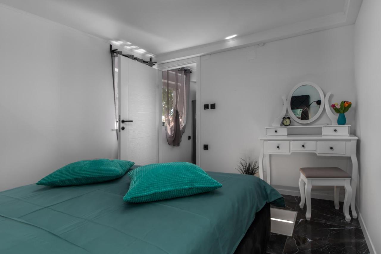 Apartments Mila 克罗诺维察 外观 照片