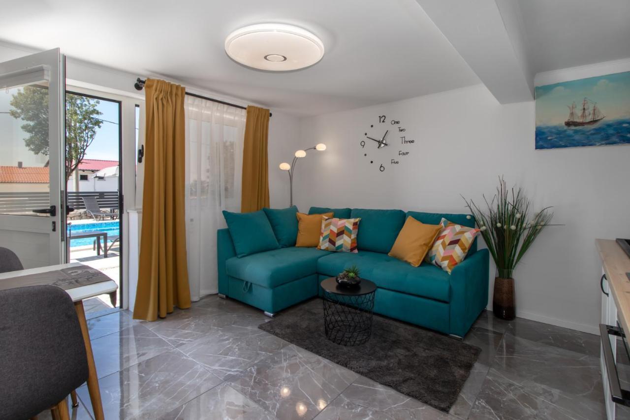 Apartments Mila 克罗诺维察 外观 照片