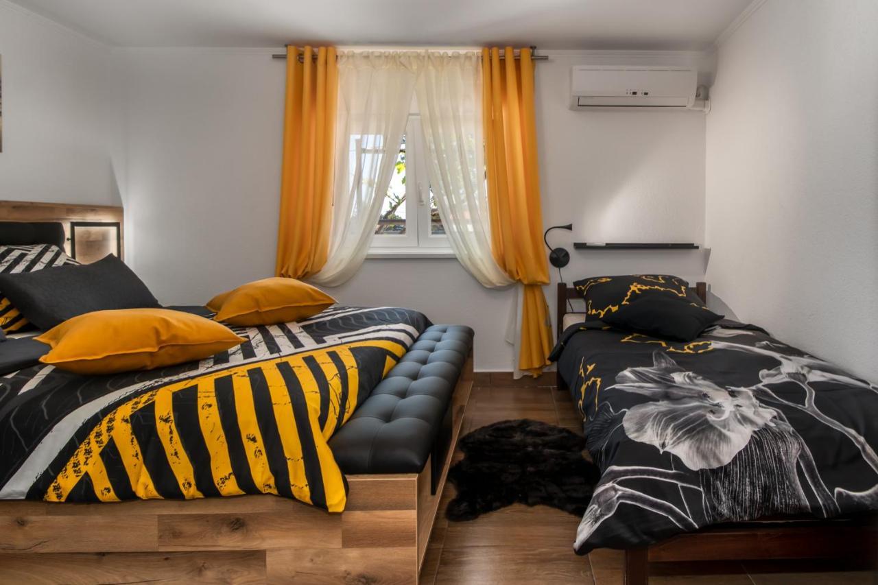 Apartments Mila 克罗诺维察 外观 照片