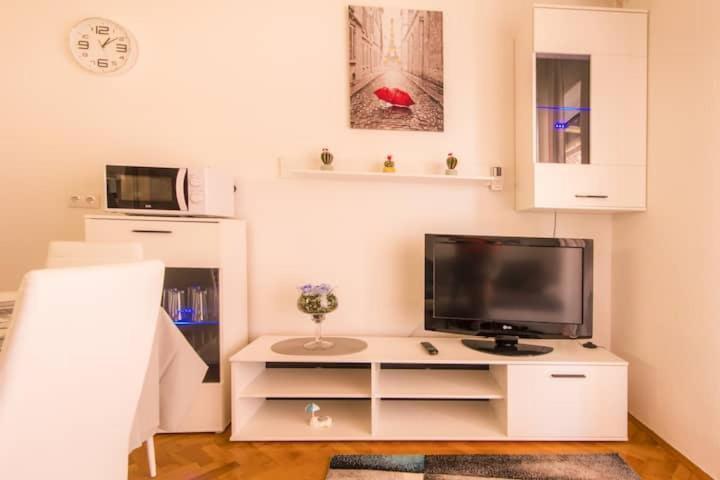 Apartments Mila 克罗诺维察 客房 照片